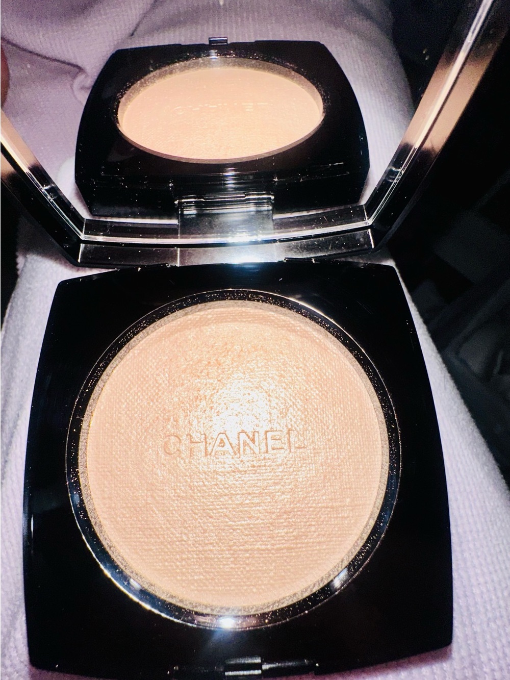 CHANEL limited edition Les Beiges highlighter Lumiere D’Ete